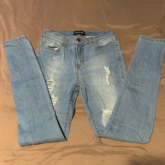 Light denim skinnies - Picture 2 of 4